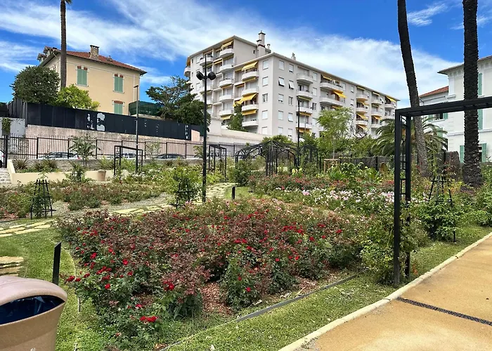 Modern Center Near Palais Festival *